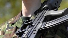 "باربي المحاربة" تتحدث عن ترهيب الإناث في الجيش