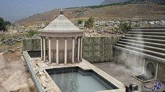 سر "بوابة الجحيم" في هيرابوليس