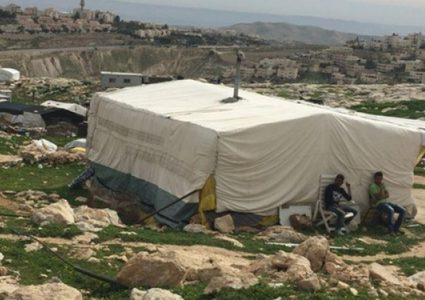 الاحتلال يهدم منزلا في جبل البابا شرق القدس