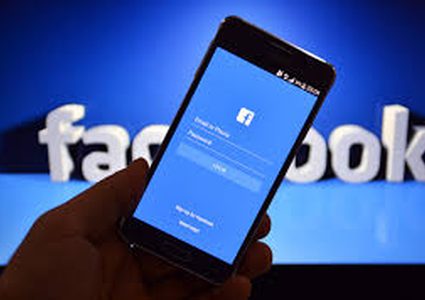 فيسبوك تخفض المحتوى الإخباري في الموقع