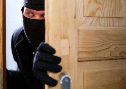 الشرطة تكشف ملابسات سرقة منزل في سلفيت