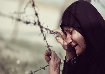 في فلسطين: تخلوا عن والدتهم .... والسبب..!