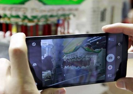 شبيه "آيفون- X" الجديد من أسوس