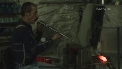 بالفيديو.. تعرف على كيفية صناعة الزجاج والخزف