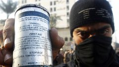 اثناء تسليمه 190 ألف شيكل لمواطنة حضر شخص رش الغاز عليه سرقه ولاذا بالفرار