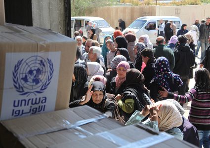 الأحمد يلتقي المشنوق ويحذر من خطورة تقليص خدمات "الأونروا"