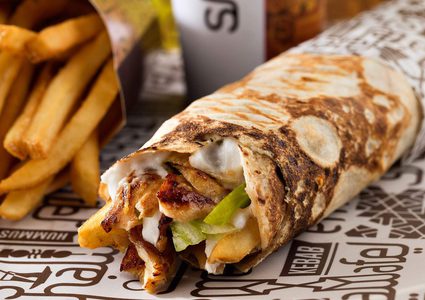 مصرية تطلق زوجها بسبب الشاورما!