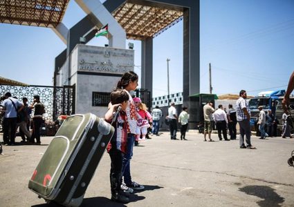 سفارتنا بالقاهرة: إغلاق معبر رفح بشكل مفاجئ وتشكيل خلية أزمة لمتابعة العالقين