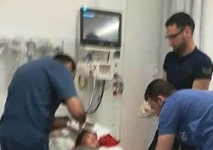 إصابة طفل بقنبلة غاز في دير نظام