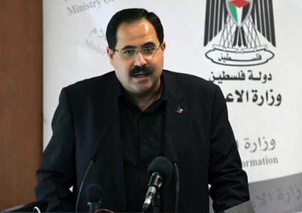 صيدم يفتتح مشاريع للطاقة الشمسية في مدارس برام الله