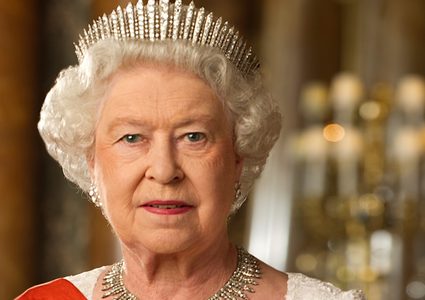 ما هي المرة الوحيدة التي كسرت فيها الملكة إليزابيث البروتوكول؟