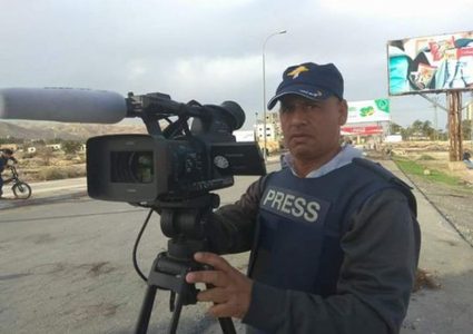 اصابة الصحفي أبو نعمة خلال تغطيته للمواجهات في أريحا