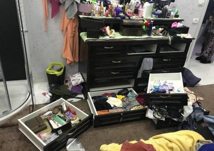 الاحتلال يحتجز مواطنة لإجبار نجلها تسليم نفسه