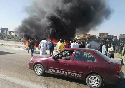 تفحم 12 عاملا في احتراق حافلة على طريق الإسكندرية