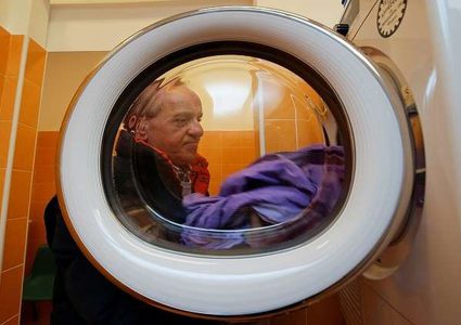 لماذا يجب غسل الملابس الجديدة قبل ارتدائها؟