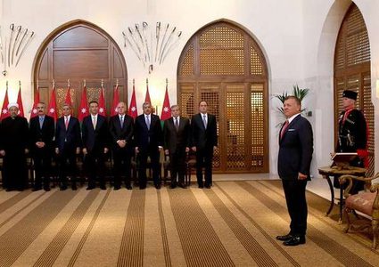 العاهل الأردني يوافق على تعديل حكومي شمل 7 وزراء