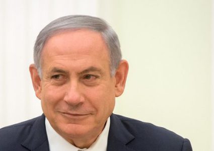 ماذا أهدى نتنياهو ارملة المستوطن الذي طعن جنوب نابلس؟