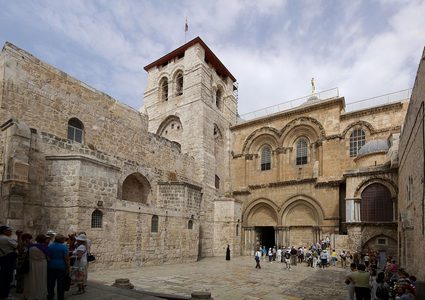 اللجنة الرئاسية العليا تدعم موقف رؤساء الكنائس