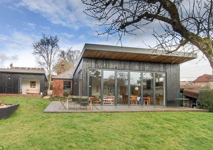 منزل للبيع بـ 800 ألف جنيه إسترليني بسبب واجهته