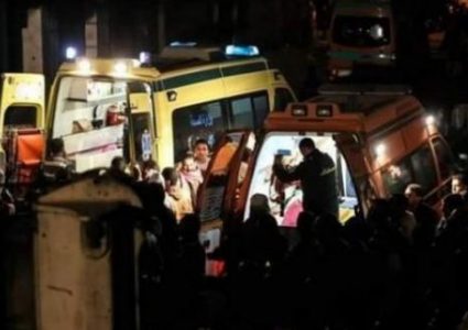 ارتفاع عدد ضحايا انهيار مبنى بالقاهرة لـ12 قتيلاً