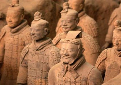 أمريكي يسرق إصبعا من مقاتل جيش الطين الصيني