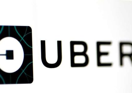 "أوبر" تعلق خدماتها في المغرب بحثا عن حل