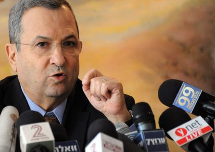 "باراك": تباكي نتنياهو في مؤتمر ميونخ كان مضحكاً للغاية