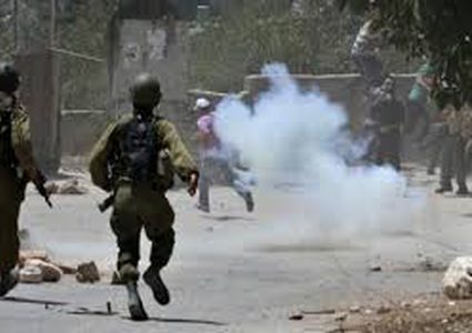 إصابات بالاختناق جراء قمع الاحتلال مسيرة سلمية