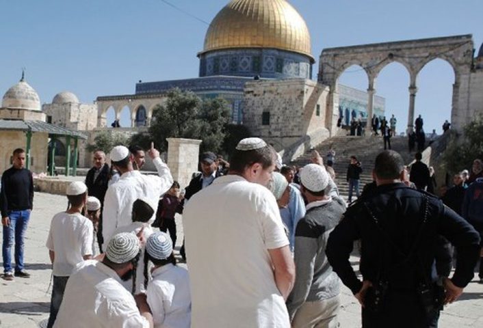 مستوطنون يجددون اقتحاماتهم الاستفزازية للمسجد الأقصى