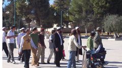 27 مستوطنا يقتحمون المسجد الأقصى بحماية أمنية