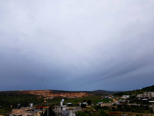 الطقس: أمطار خفيفة وانخفاض على درجات الحرارة اليوم وغداً