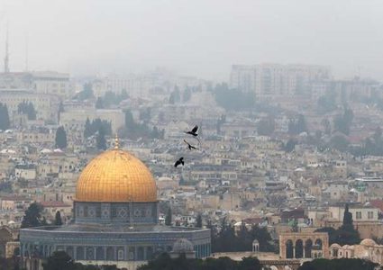 هآرتس: لا داعي للفرح بنقل السفارة الأمريكية إلى القدس
