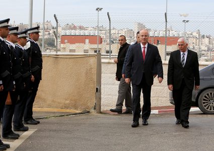 الحمد الله من الخليل يكشف عن رزمة مشاريع ويفتتح وحدة العناية المكثفة