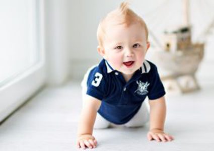 شهر بشهر .. علامات تكشف التأخر الحركى والذهنى عند الأطفال