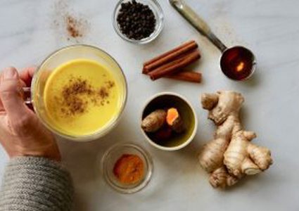 حليب الكركم يقوى المناعة ويعالج نزلات البرد