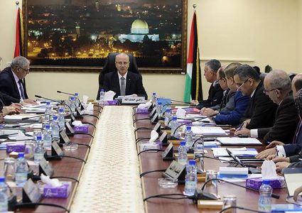 مجلس الوزراء يقر الموازنة العامة ويندد بالقرارات الأمريكية