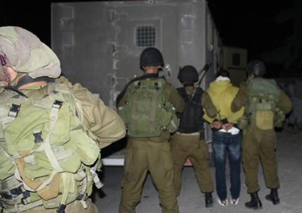 قوات الاحتلال تعتقل مواطنين في بيت لحم