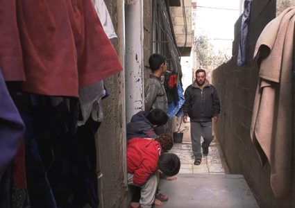 بالفيديو.. وضع معيشي صعب لعائلة في قطاع غزة