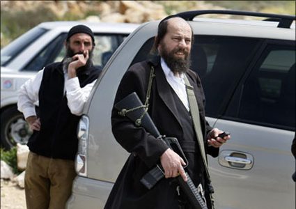 مستوطنون يطالبون السلطة والشعبية بملايين الدولارات