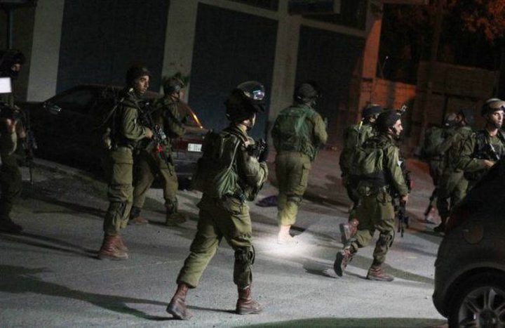 الاحتلال يشن حملة مداهمات بأحياء بالقدس