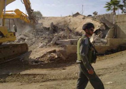 الاحتلال يهدم محطات وقود ومنشآت زراعية وأسوار استناديه في حزما