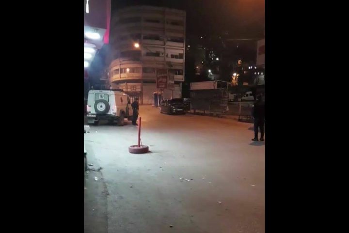 بالفيديو: حدث في نابلس..مواطن يهدد بتفجير مركبته وسط المدينة والشرطة توضح التفاصيل