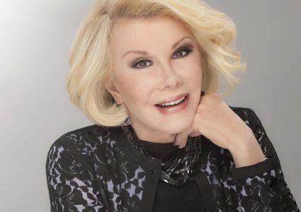 مشاهير مرُّوا بتجارب غامضة ومرعبة