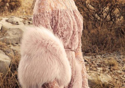 ما سر هذه القطعة التي لا تستغني عنها نانسي في صور ألبوماتها؟