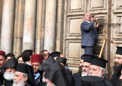 اللجنة الرئاسية تدعم موقف رؤساء الكنائس في إلغاء الضرائب وليس تجميدها