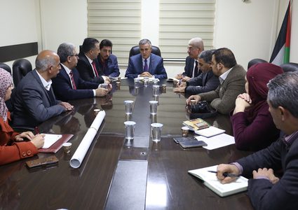 وزير الحكم المحلي يطّلع على احتياجات عدد من الهيئات المحلية