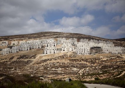 نيران الاستيطان.. تأكل ولا تشبع