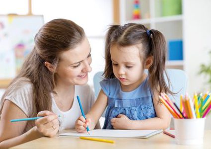 علمي طفلك هذه الأمور قبل سن الخامسة