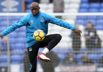 إصابة مانغالا تنهي موسمه مع إيفرتون