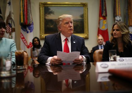 البيت الأبيض يقر بالإهمال في التعاطي مع سرية المعلومات